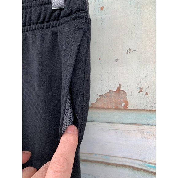 Under Armour Youth Kids LG Loose Black Gray STYLE 299365 Pockets - Picture 5 of 10